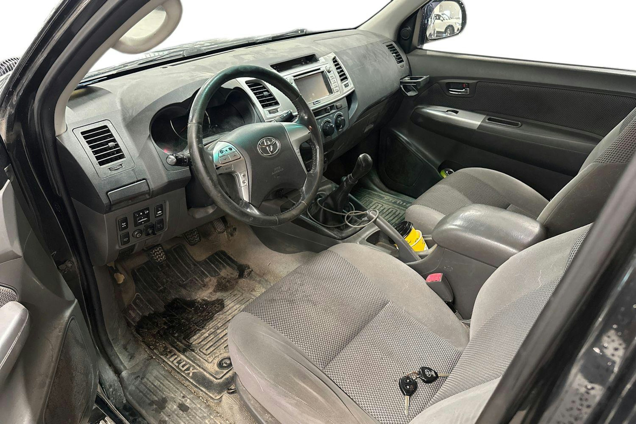 musta Toyota Hilux 2012 kuva 3.
