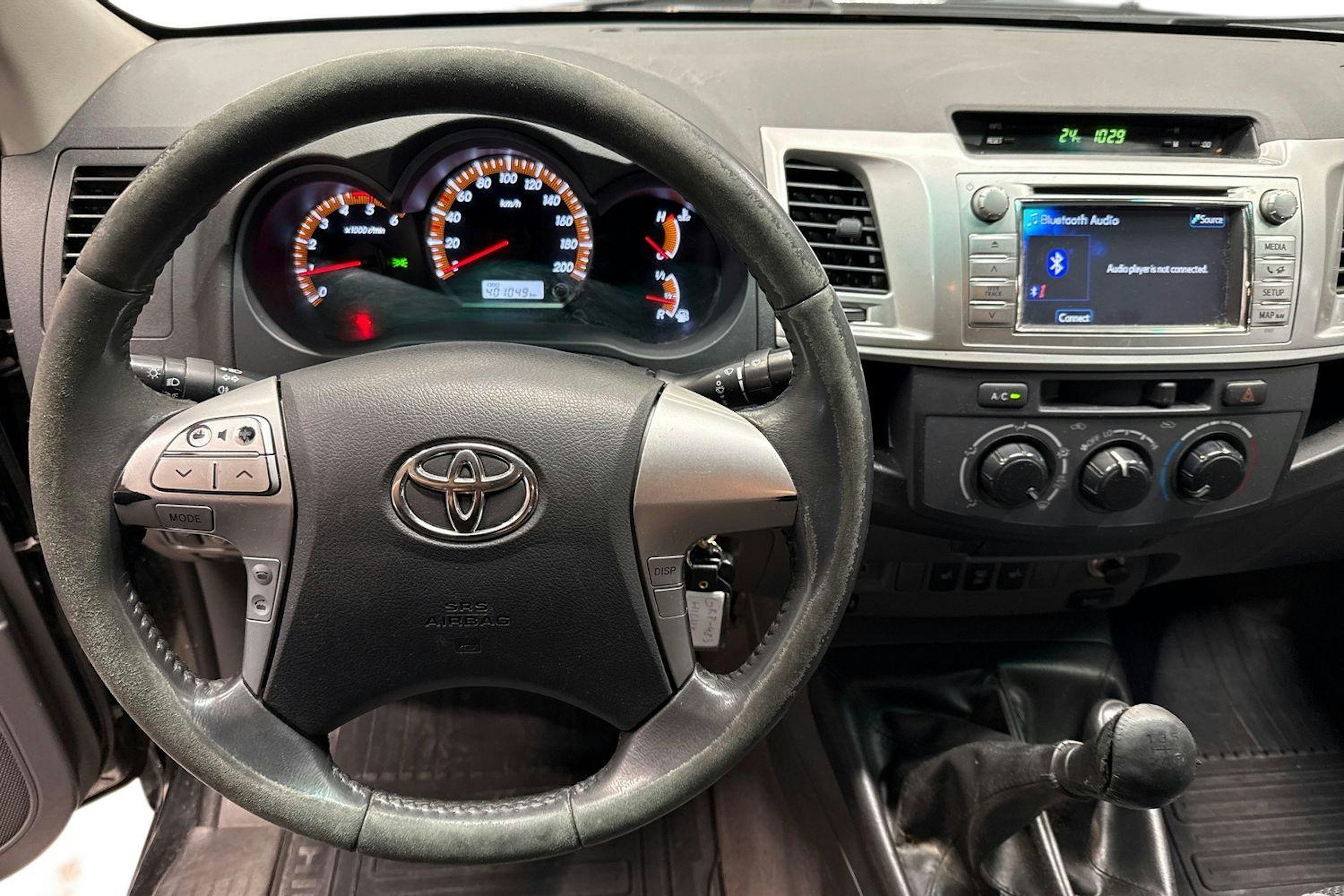 musta Toyota Hilux 2012 kuva 7.
