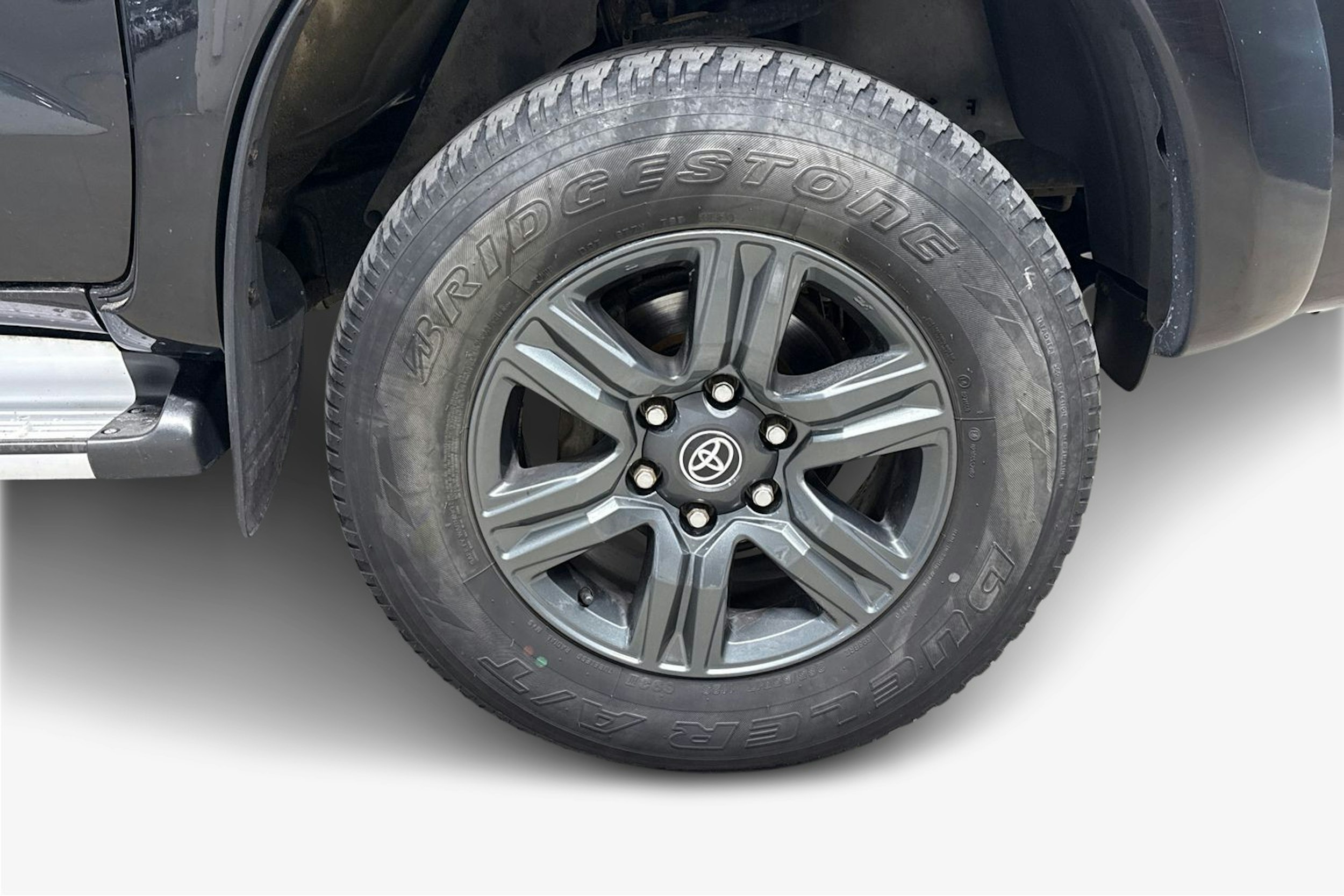 musta Toyota Hilux 2012 kuva 9.