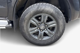 musta Toyota Hilux 2012 kuva 9.