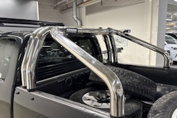 musta Toyota Hilux 2012 kuva 22.