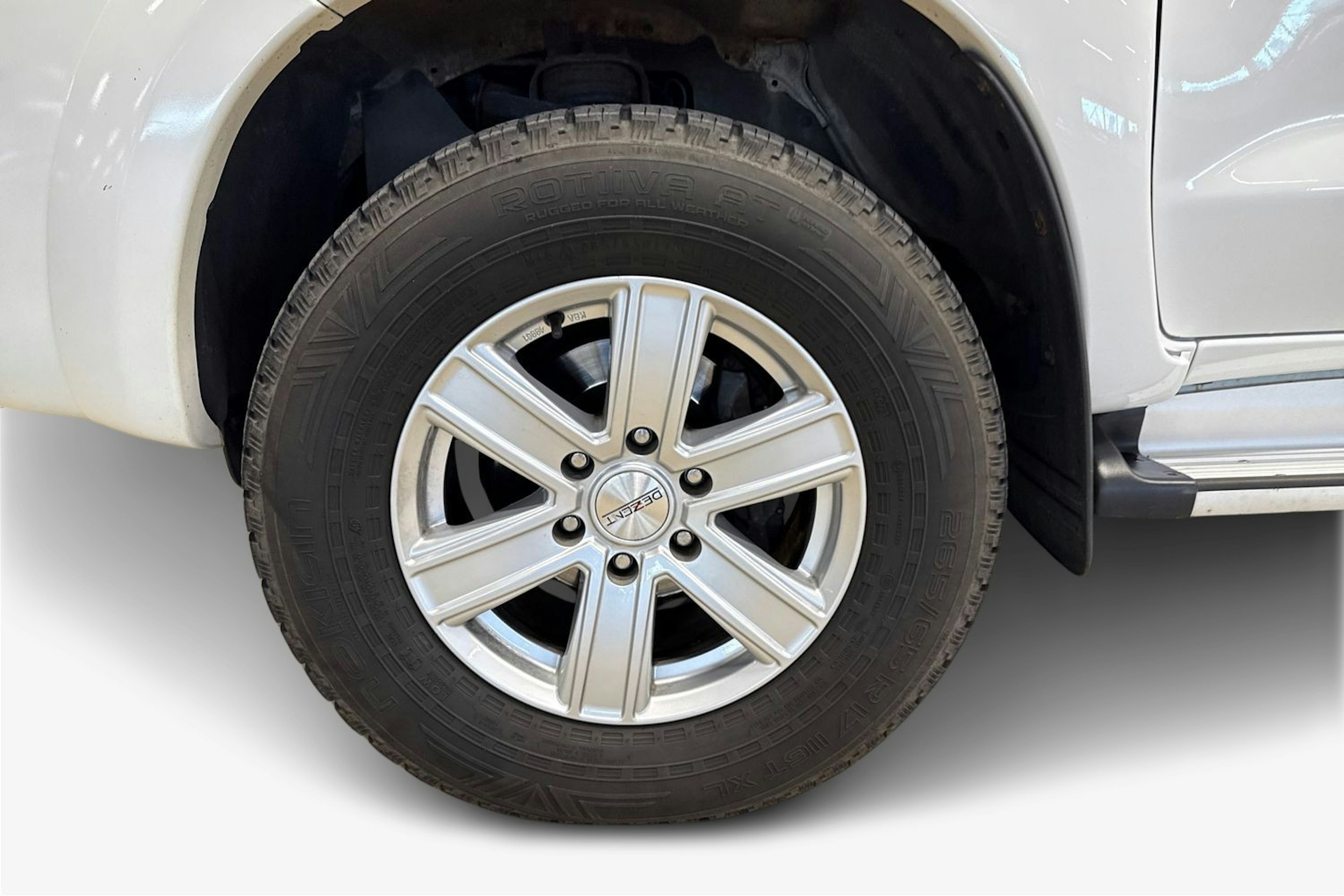 valkoinen Toyota Hilux 2012 kuva 11.