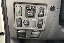 valkoinen Toyota Hilux 2012 kuva 14.