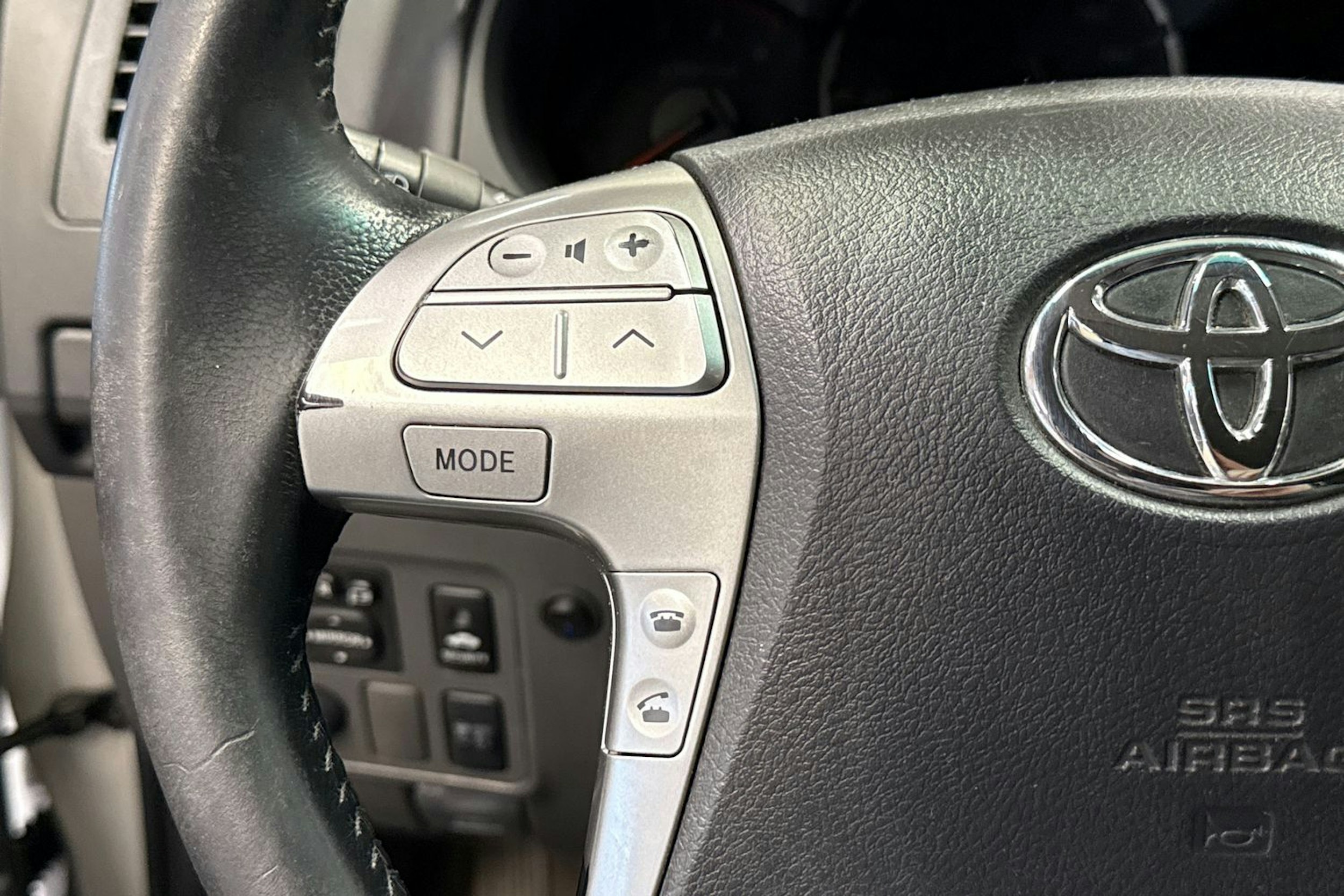 valkoinen Toyota Hilux 2012 kuva 15.