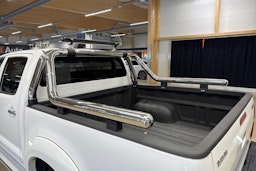 valkoinen Toyota Hilux 2012 kuva 29.