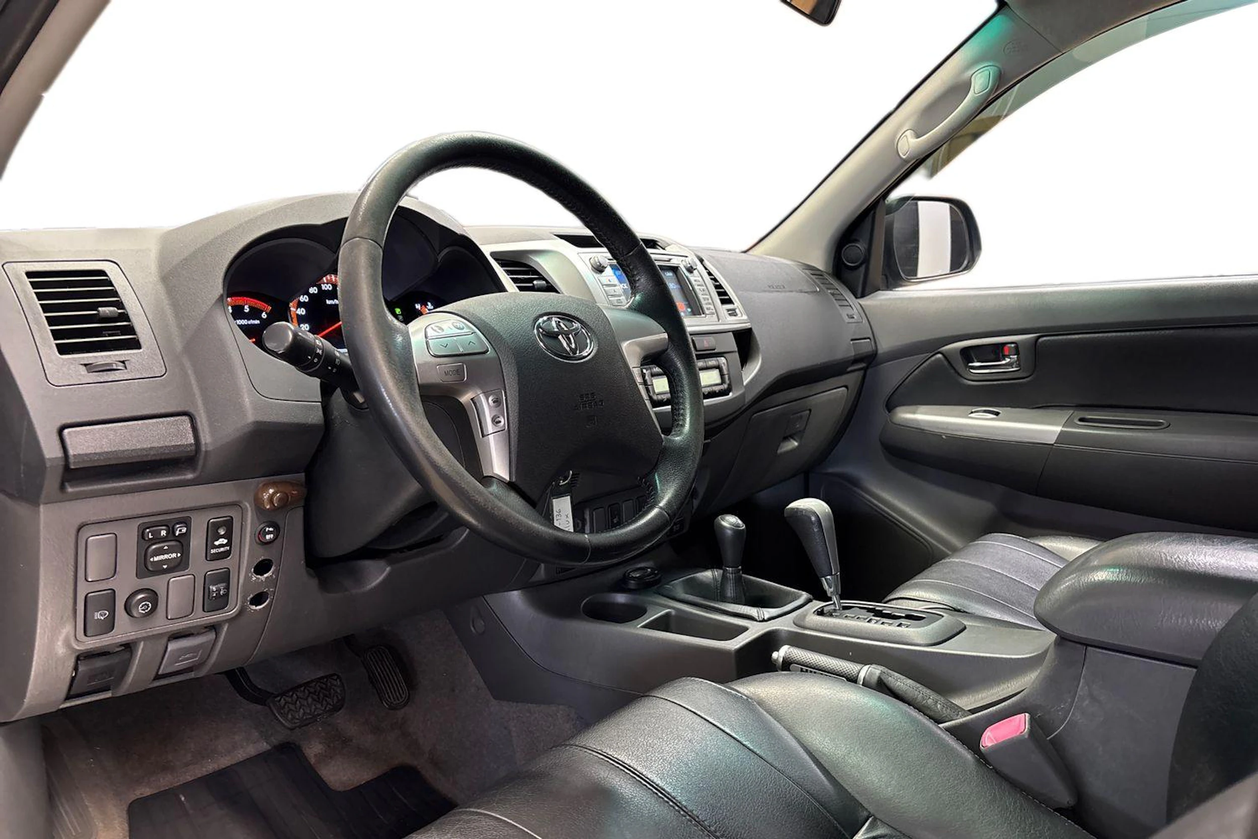 sininen Toyota Hilux 2012 kuva 8.