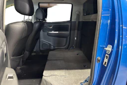 sininen Toyota Hilux 2012 kuva 11.