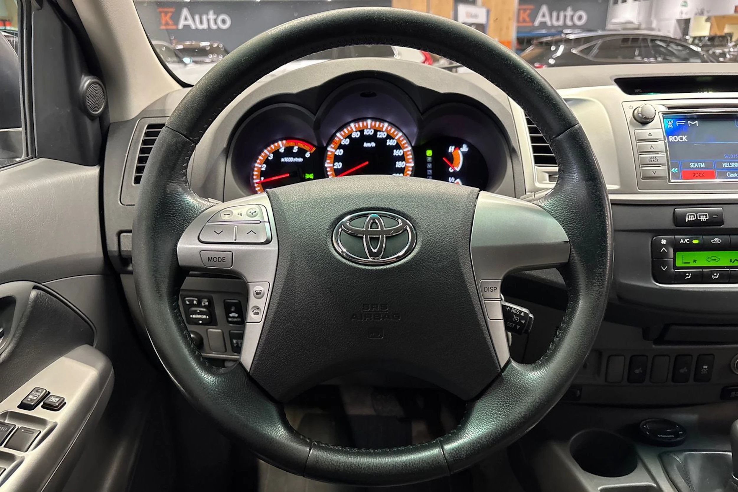 sininen Toyota Hilux 2012 kuva 19.