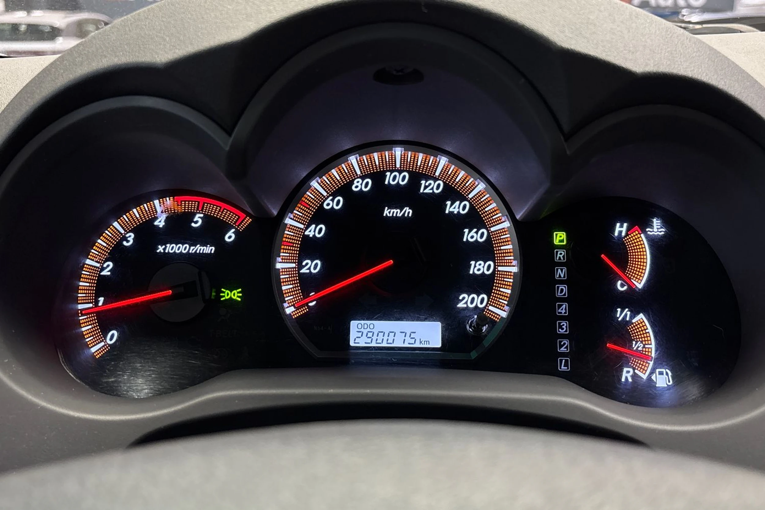 sininen Toyota Hilux 2012 kuva 21.