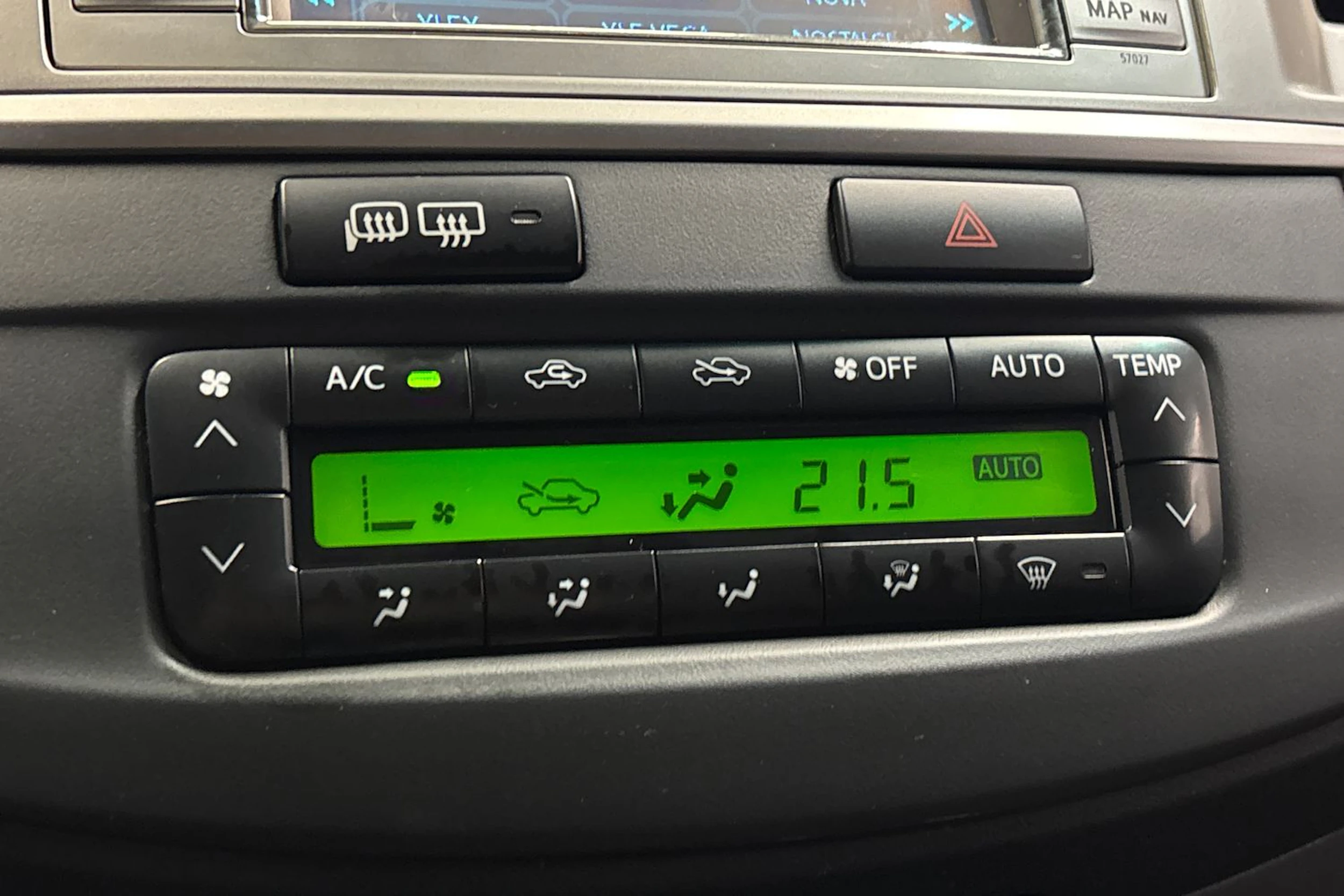 sininen Toyota Hilux 2012 kuva 25.