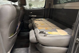 musta Toyota Hilux 2012 kuva 5.