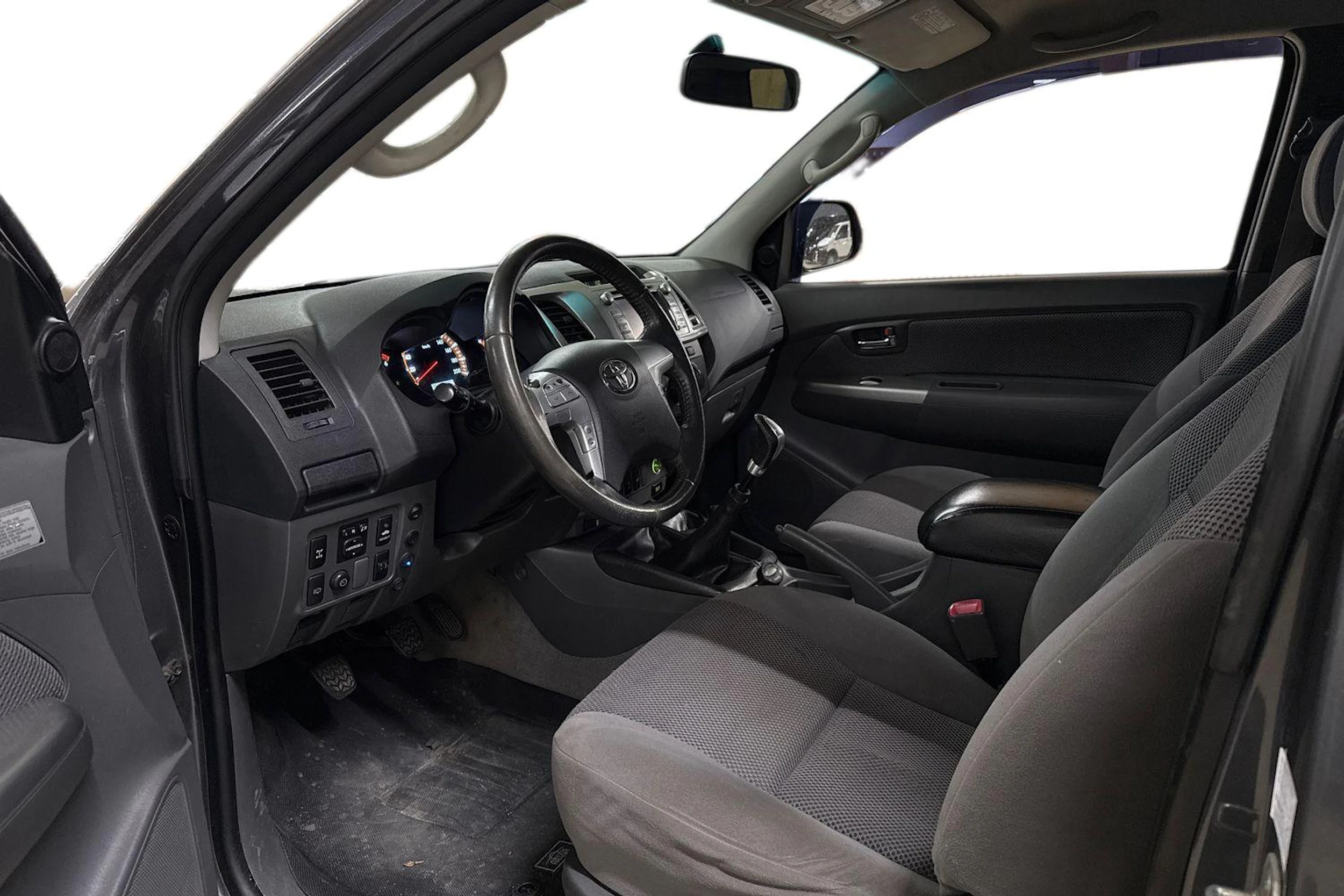 harmaa Toyota Hilux 2012 kuva 3.