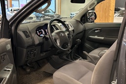 harmaa Toyota Hilux 2012 kuva 3.