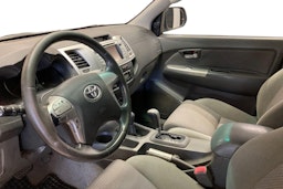 valkoinen Toyota Hilux 2013 kuva 6.