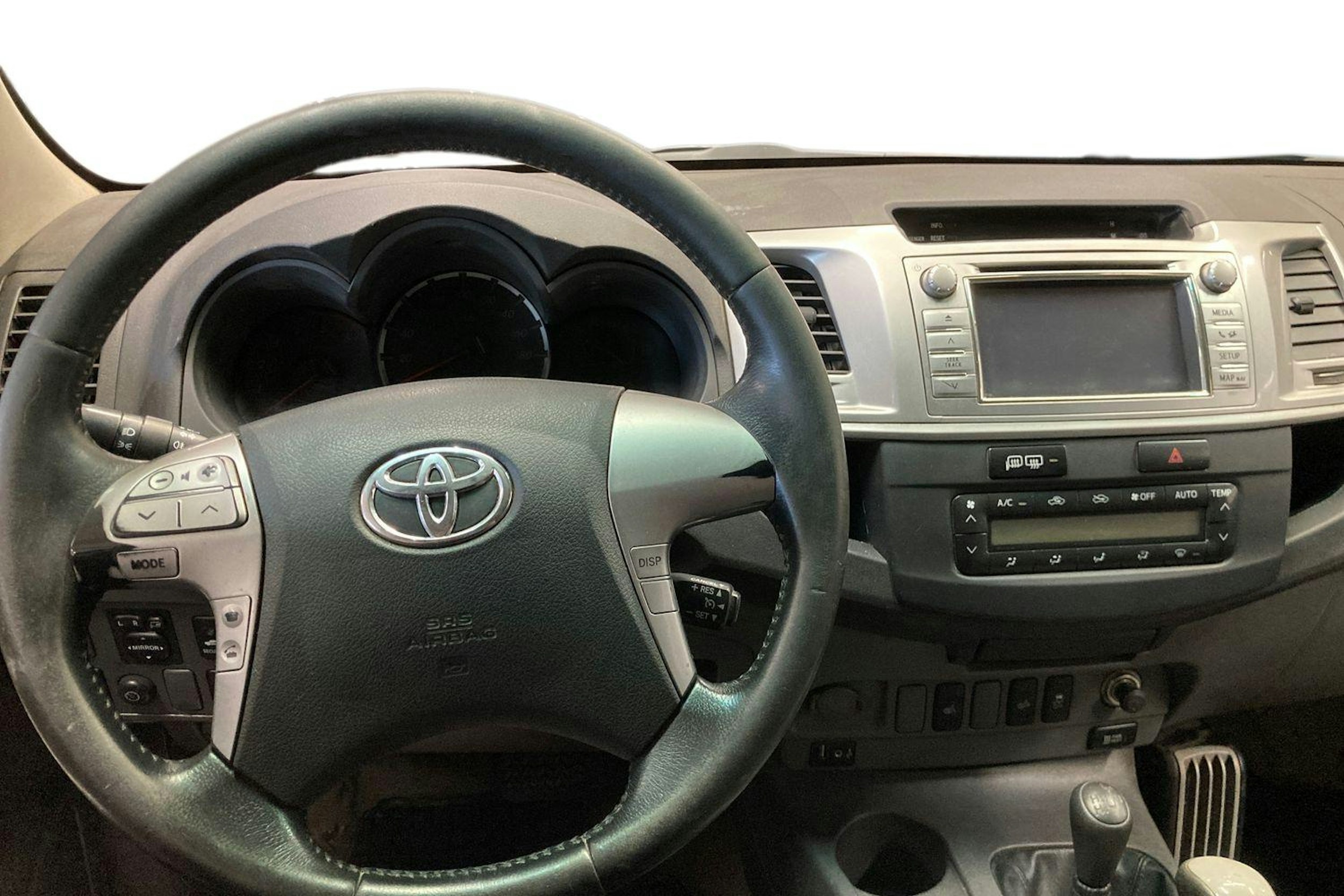 valkoinen Toyota Hilux 2013 kuva 7.