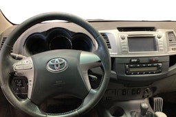 valkoinen Toyota Hilux 2013 kuva 7.