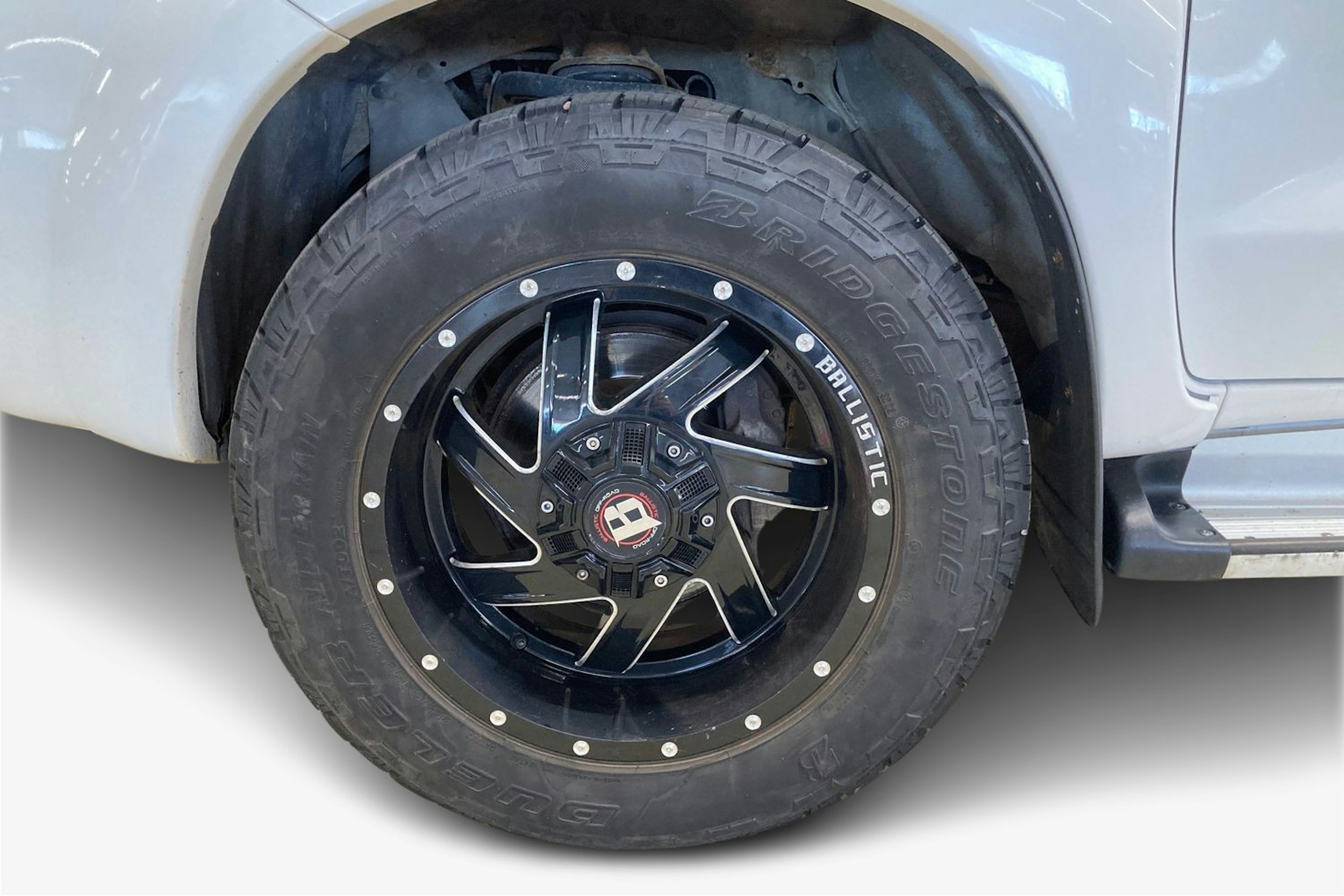 valkoinen Toyota Hilux 2013 kuva 9.