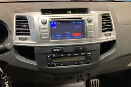 valkoinen Toyota Hilux 2013 kuva 15.