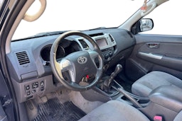 harmaa Toyota Hilux 2013 kuva 3.