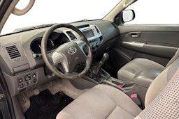 harmaa Toyota Hilux 2013 kuva 7.