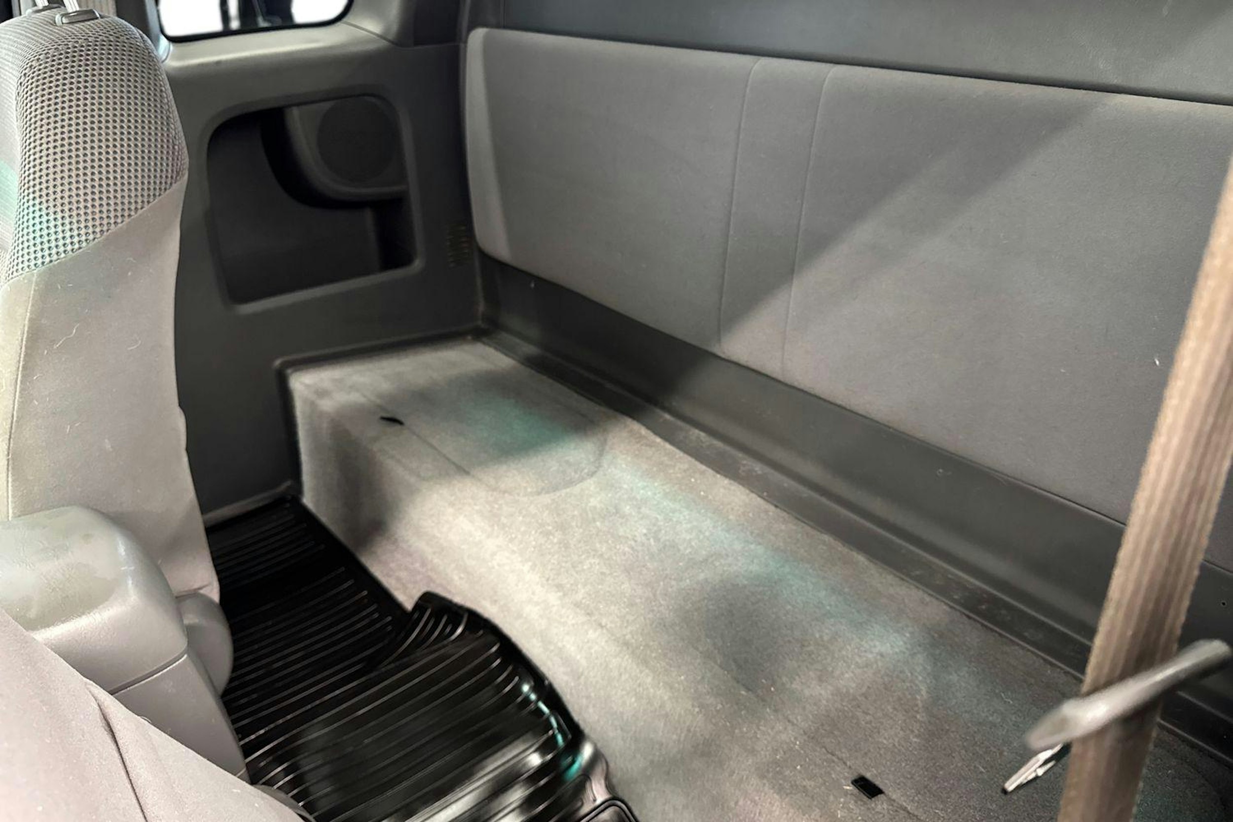 harmaa Toyota Hilux 2013 kuva 10.