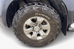 harmaa Toyota Hilux 2013 kuva 11.