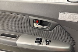 harmaa Toyota Hilux 2013 kuva 17.