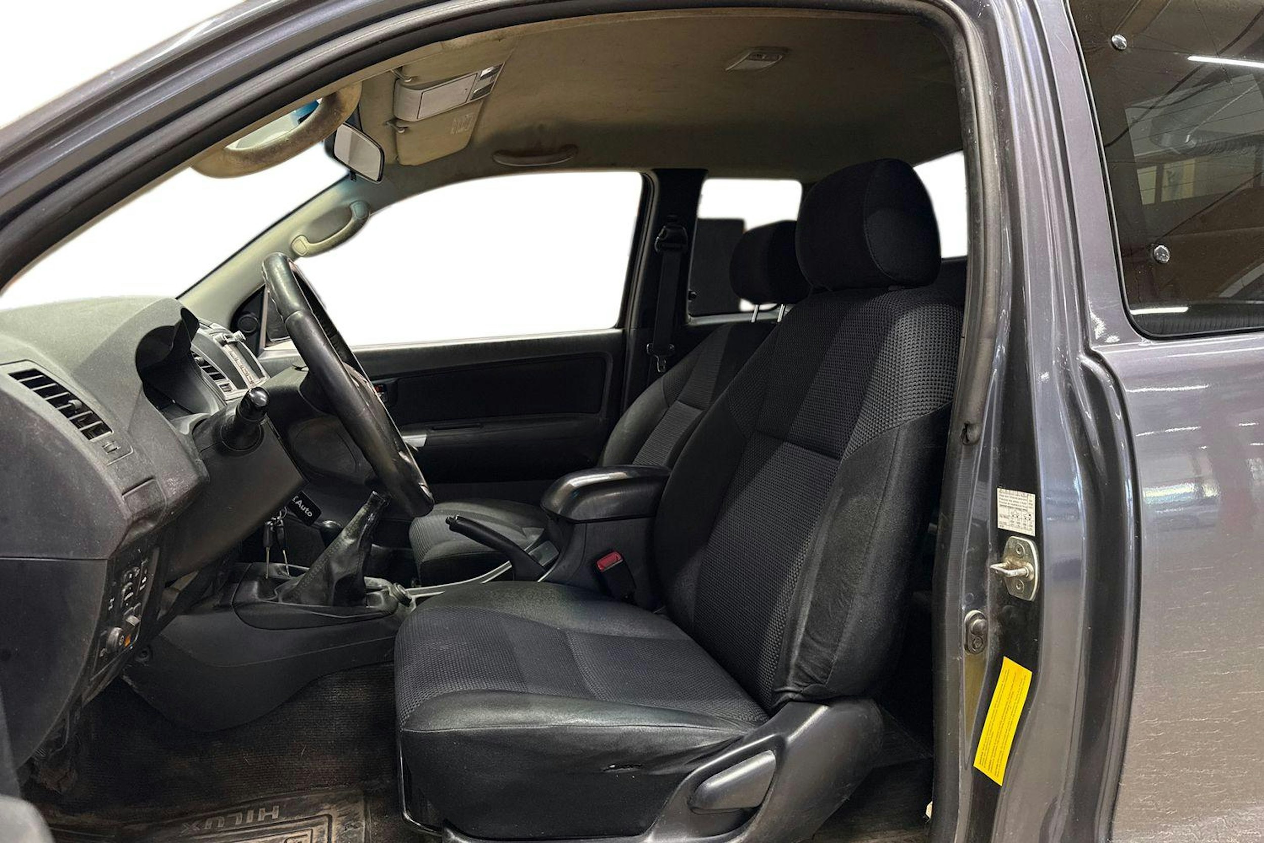 harmaa Toyota Hilux 2014 kuva 3.