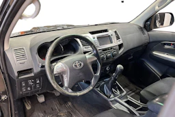 musta Toyota Hilux 2014 kuva 9.