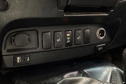 musta Toyota Hilux 2014 kuva 18.