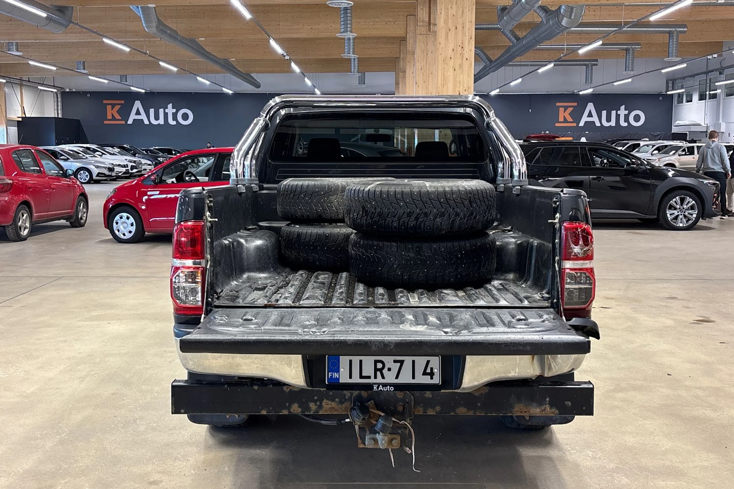 musta Toyota Hilux 2014 kuva 19.