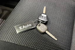 musta Toyota Hilux 2014 kuva 25.