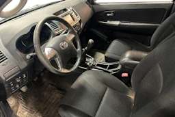 harmaa Toyota Hilux 2014 kuva 3.