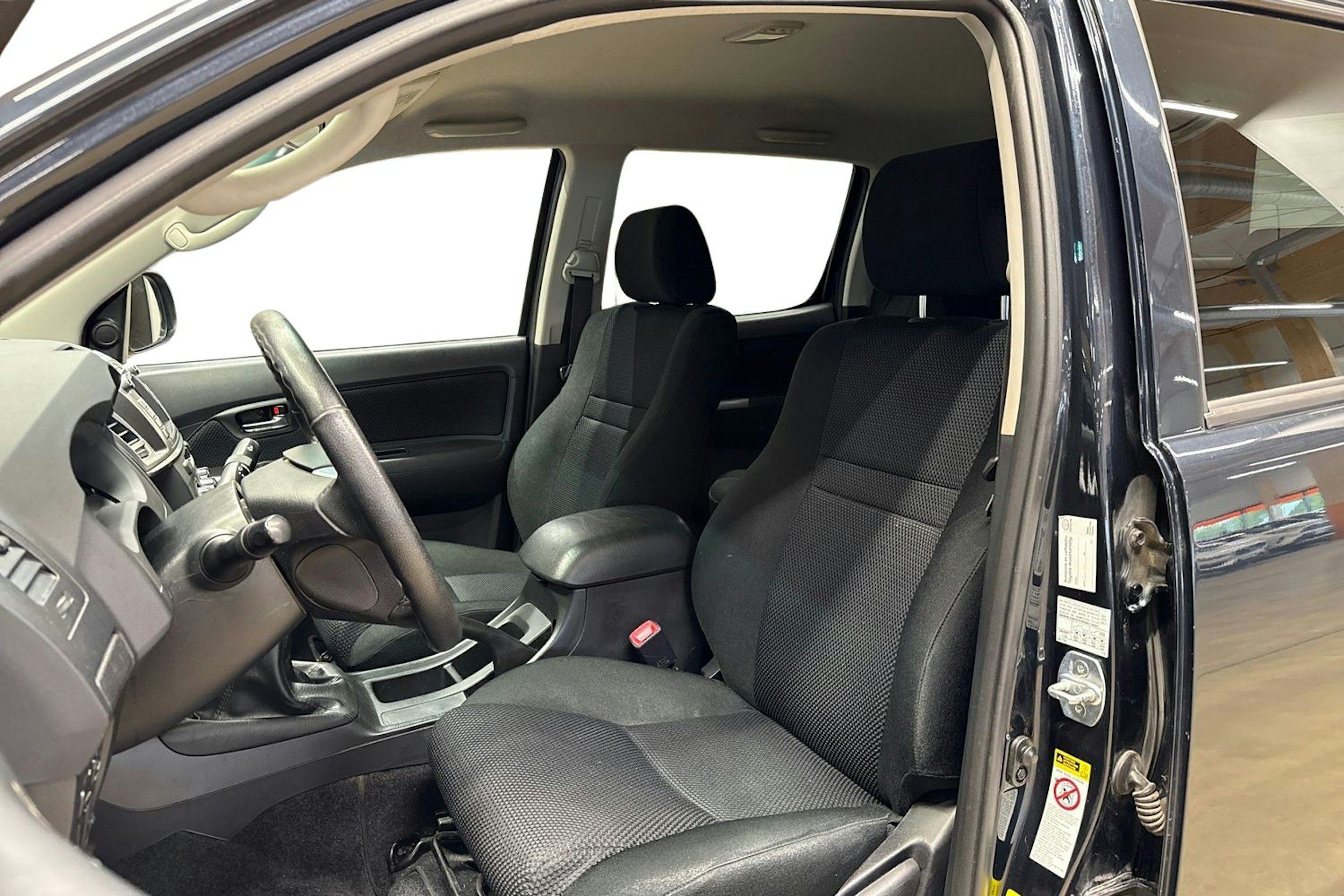 harmaa Toyota Hilux 2014 kuva 7.
