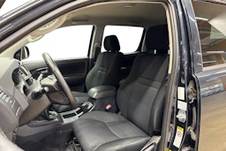 harmaa Toyota Hilux 2014 kuva 7.