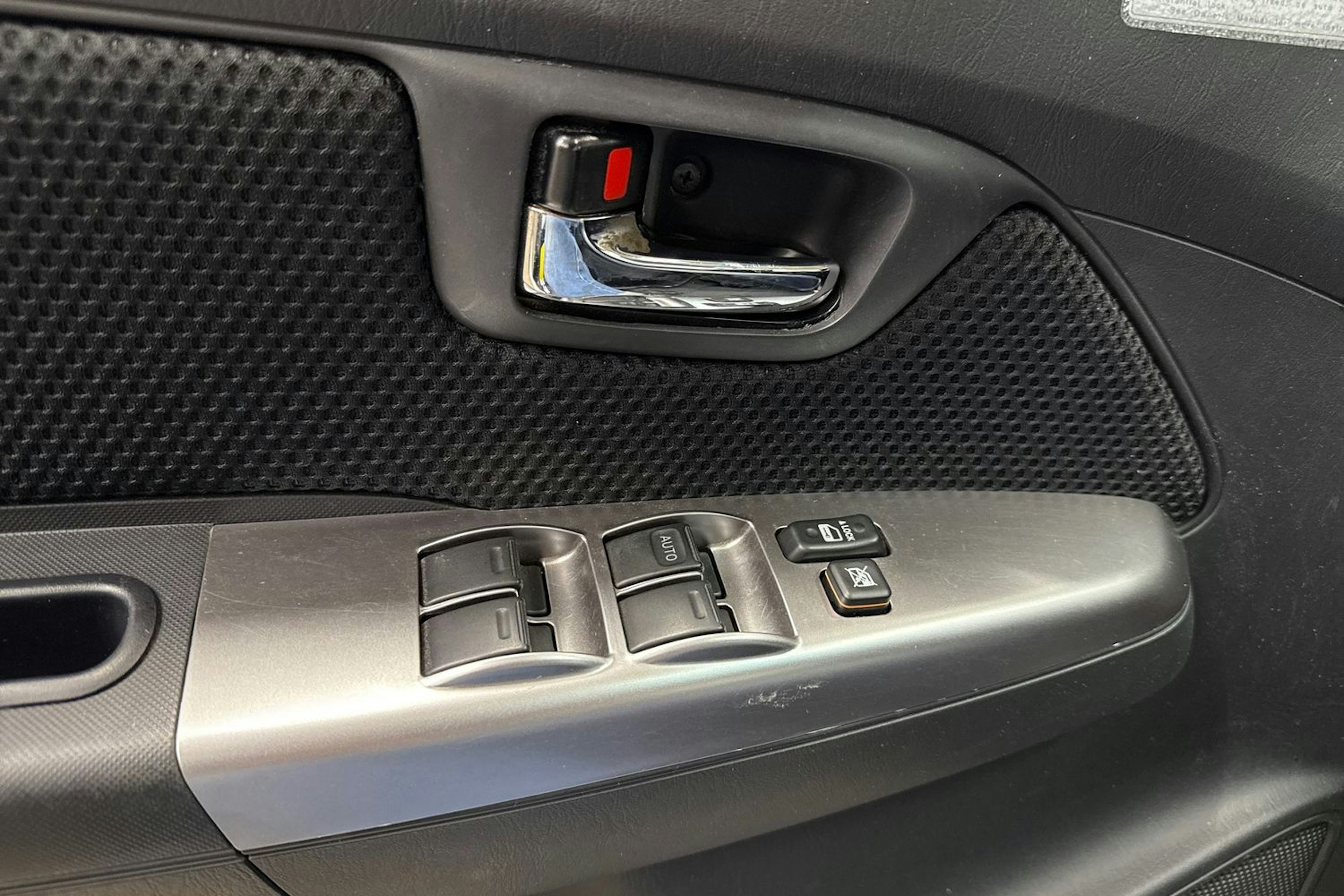 harmaa Toyota Hilux 2014 kuva 13.