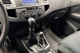 harmaa Toyota Hilux 2014 kuva 23.
