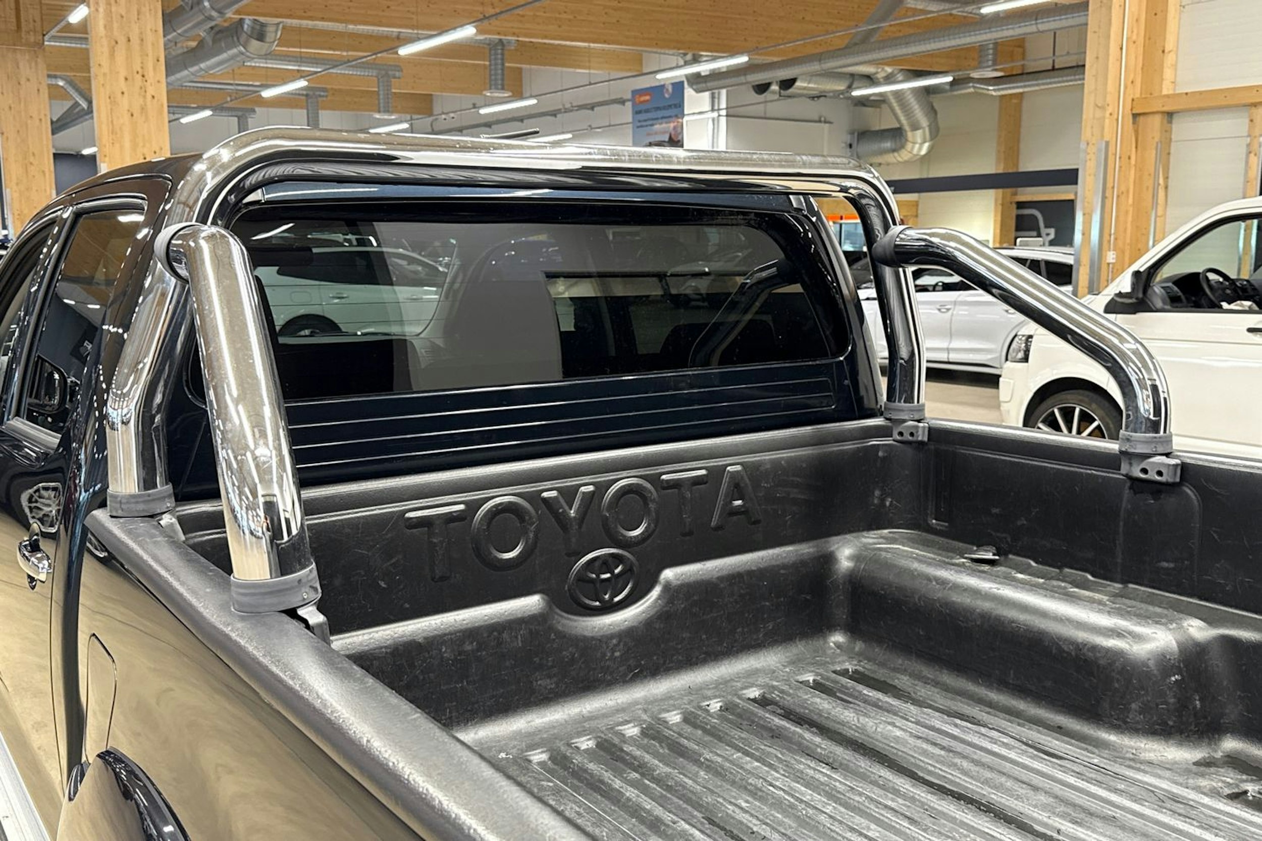 harmaa Toyota Hilux 2014 kuva 26.