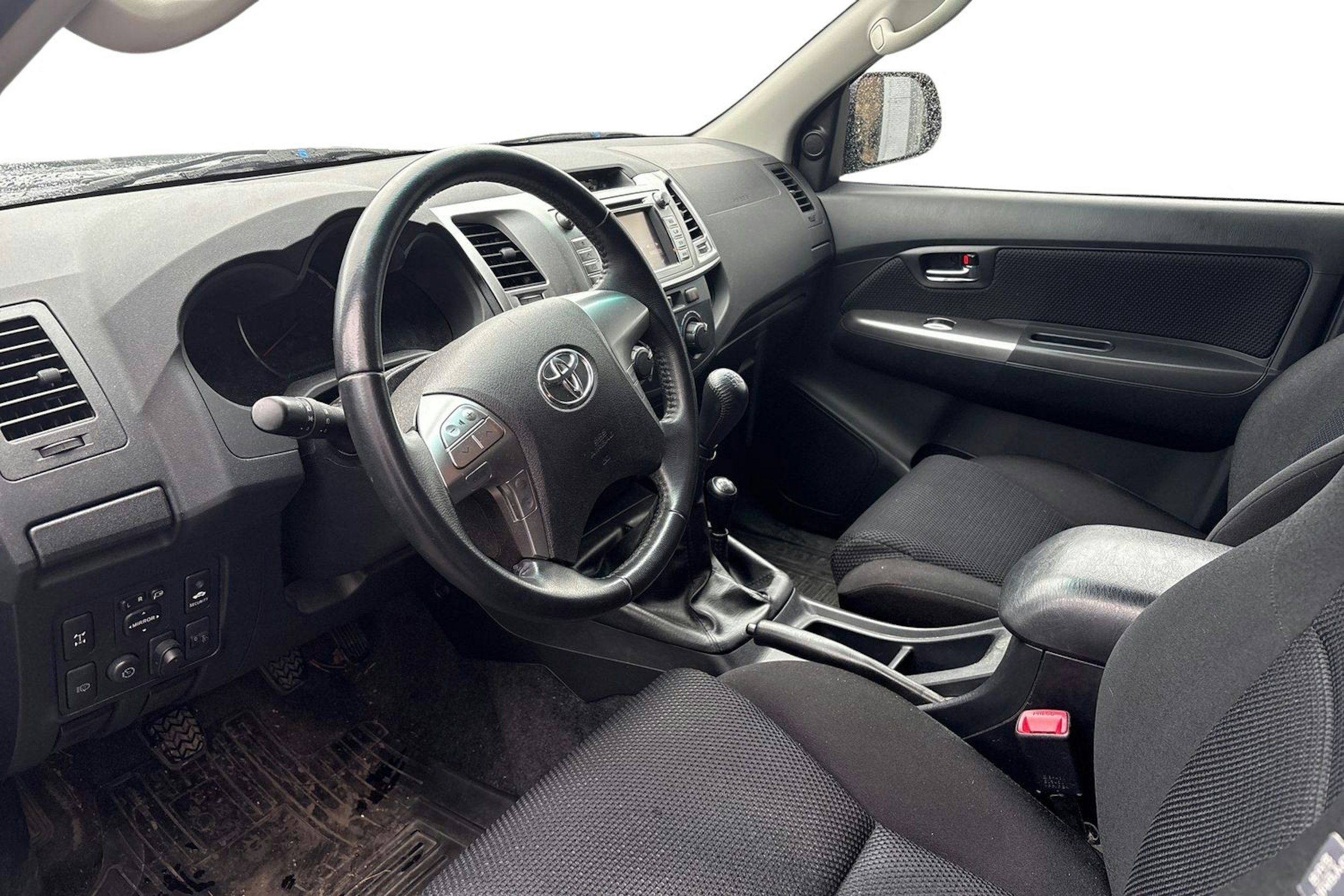 harmaa Toyota Hilux 2014 kuva 3.