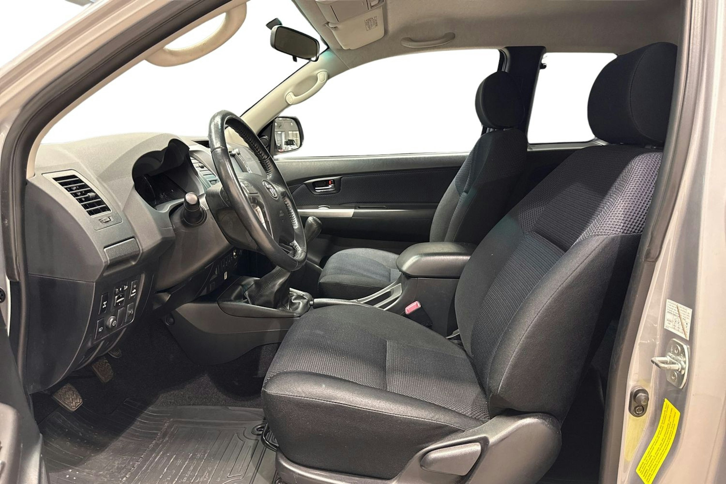 hopea Toyota Hilux 2015 kuva 9.