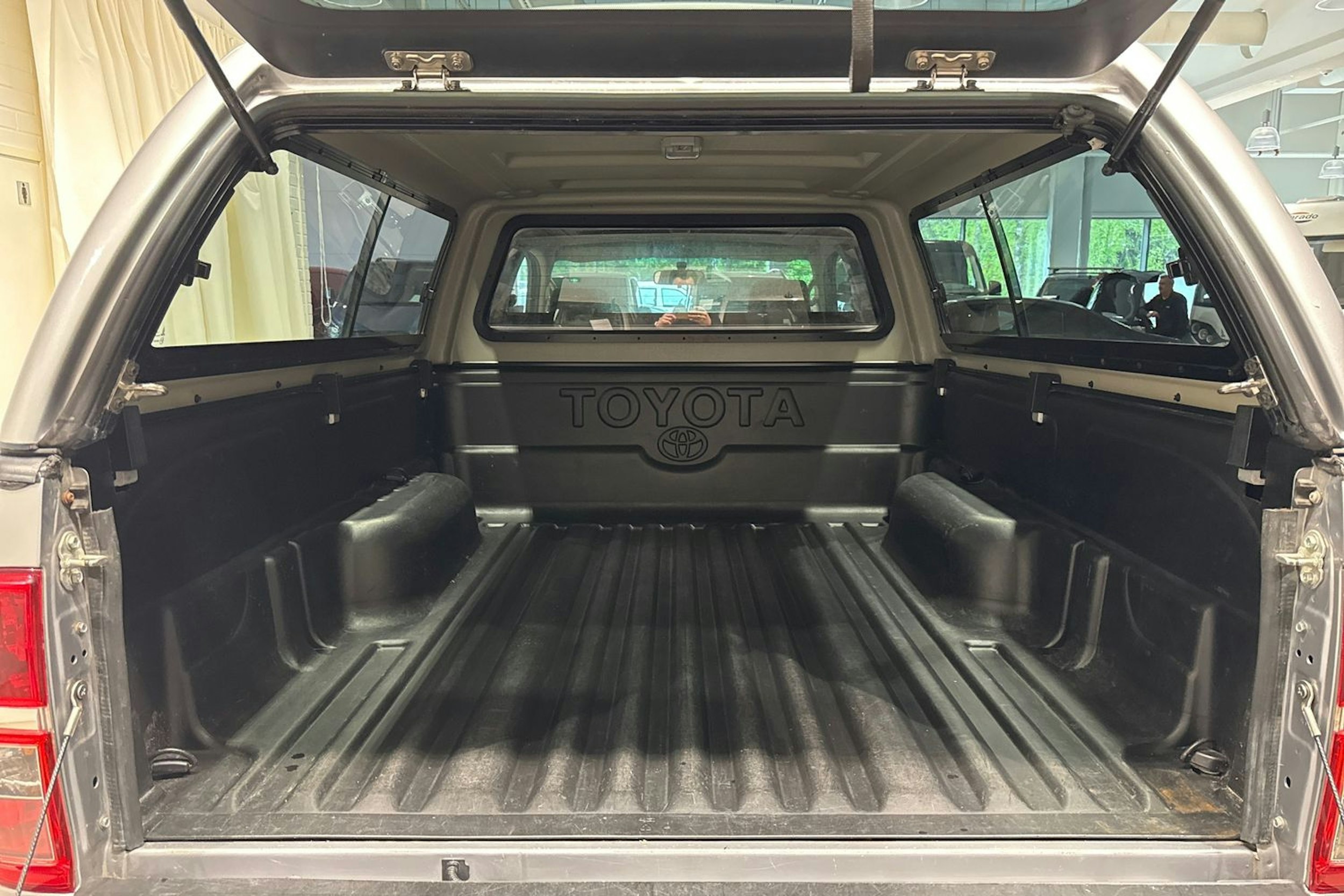 hopea Toyota Hilux 2015 kuva 16.