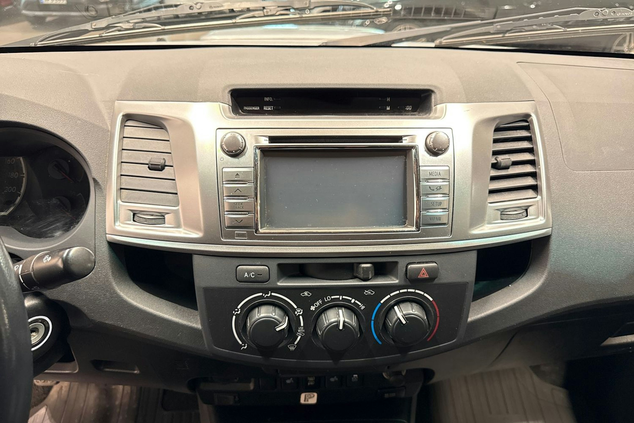 hopea Toyota Hilux 2015 kuva 18.