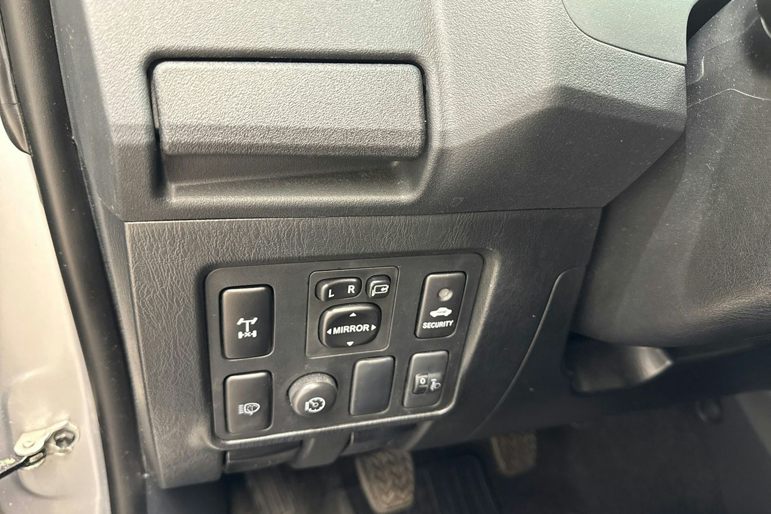 hopea Toyota Hilux 2015 kuva 22.