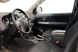 harmaa Toyota Hilux 2015 kuva 3.