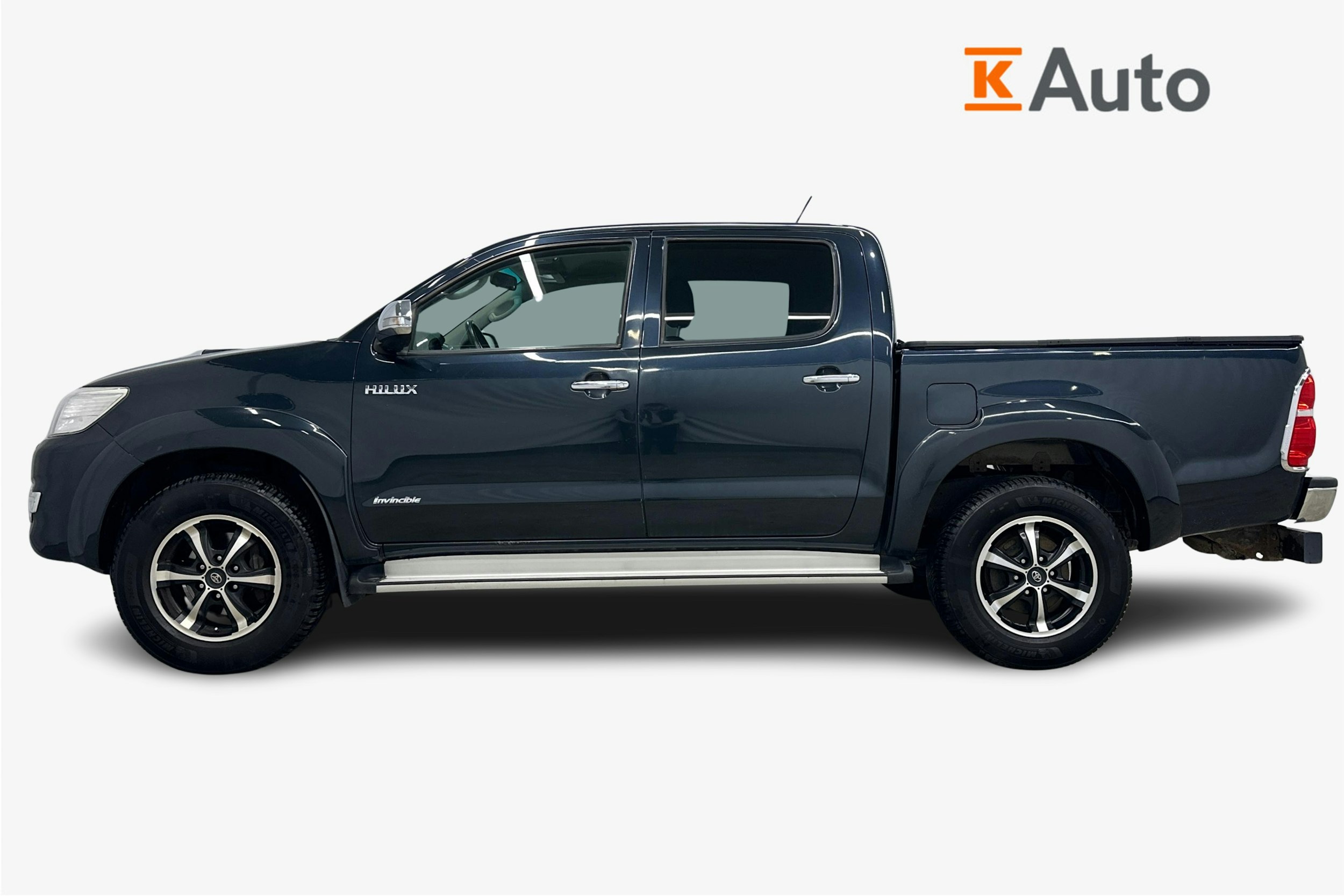 musta Toyota Hilux 2015 kuva 5.