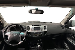 musta Toyota Hilux 2015 kuva 6.