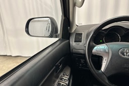 musta Toyota Hilux 2015 kuva 17.