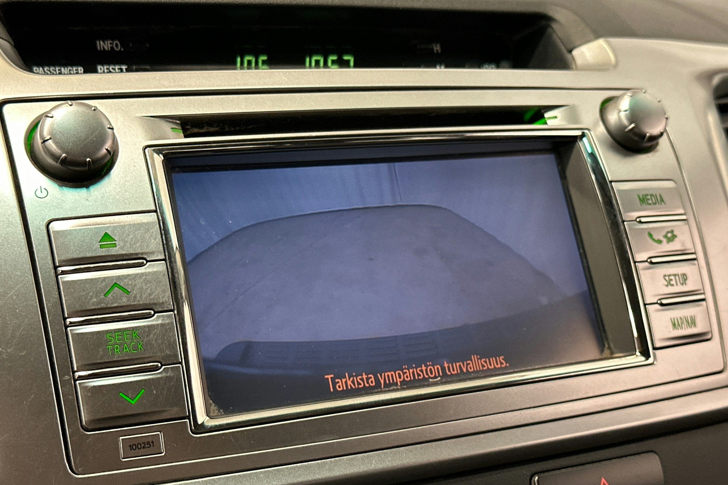 musta Toyota Hilux 2015 kuva 22.