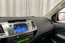 musta Toyota Hilux 2015 kuva 26.