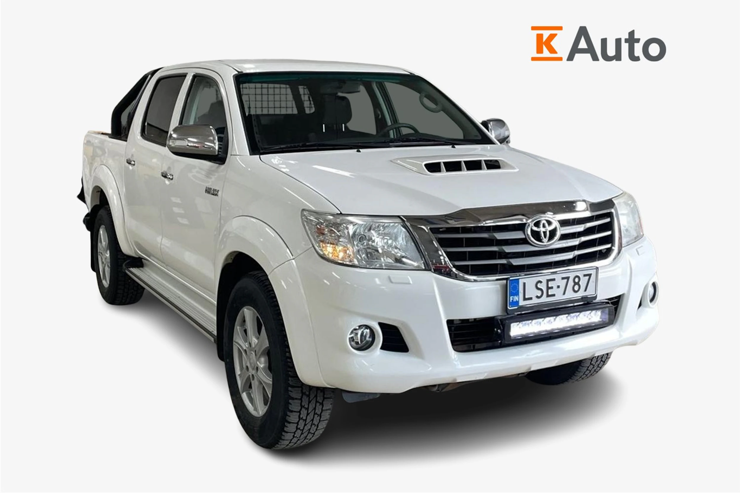 Valkoinen Toyota Hilux 2015 kuva 1.